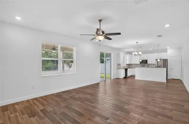 Listing Photo 14