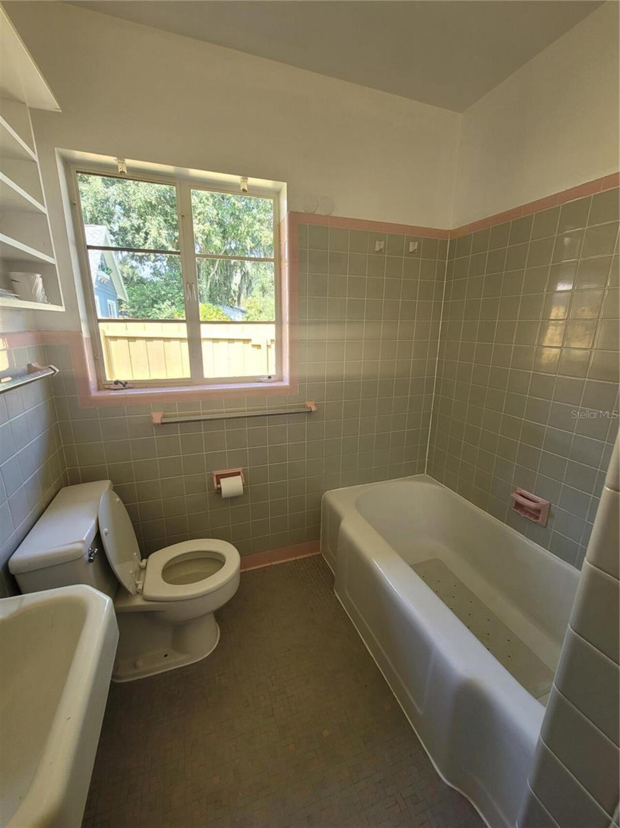 Listing Photo 25