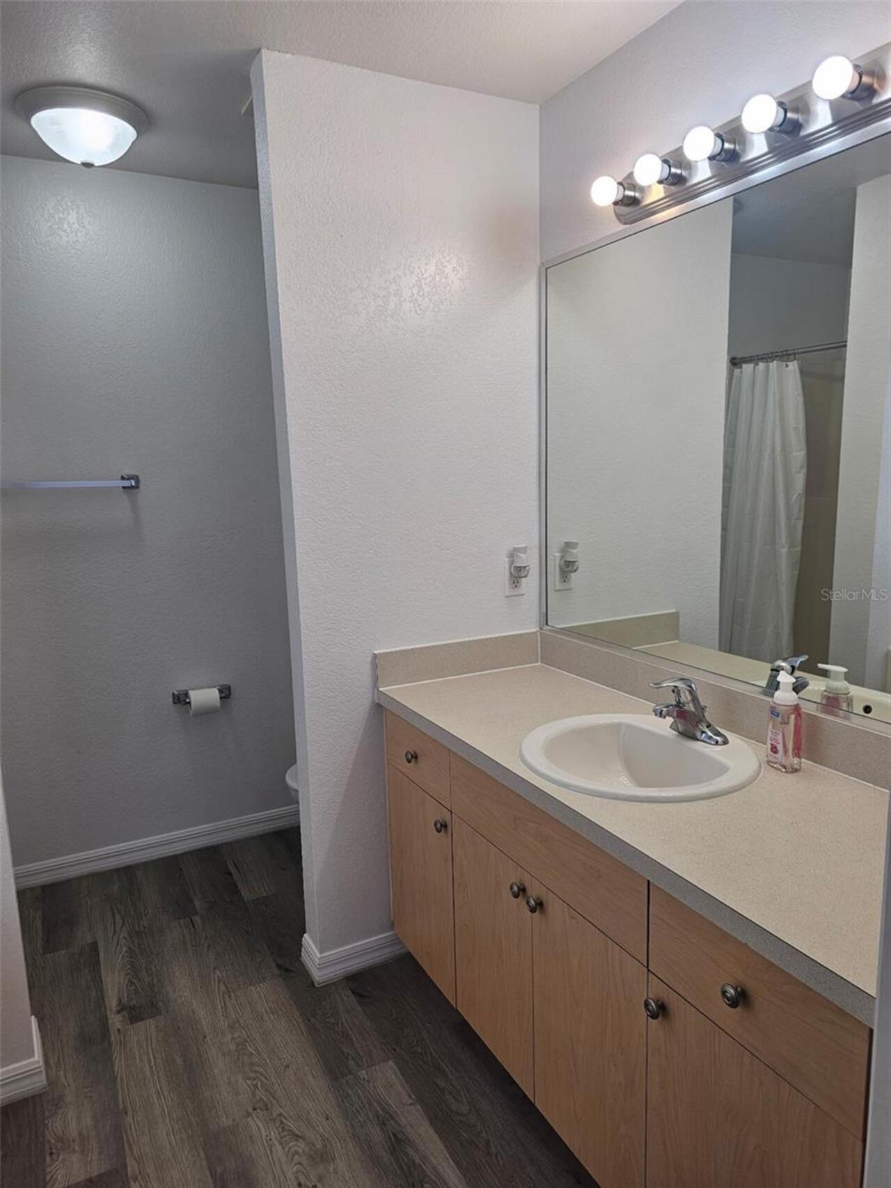Listing Photo 11
