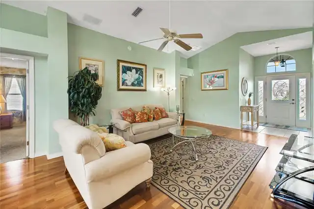Listing Photo 10