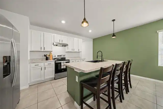 Listing Photo 10