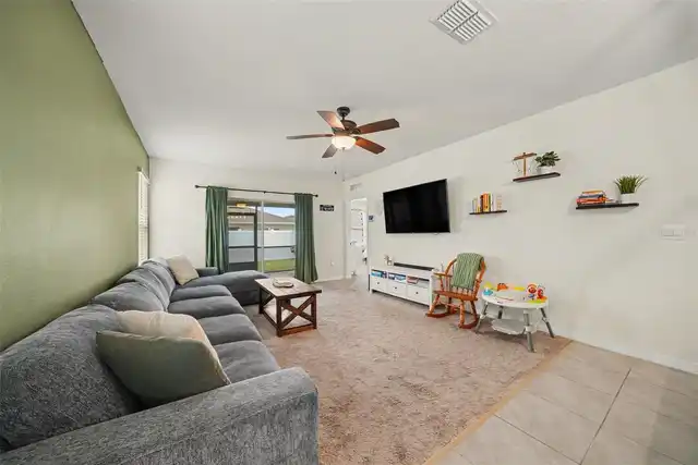 Listing Photo 12