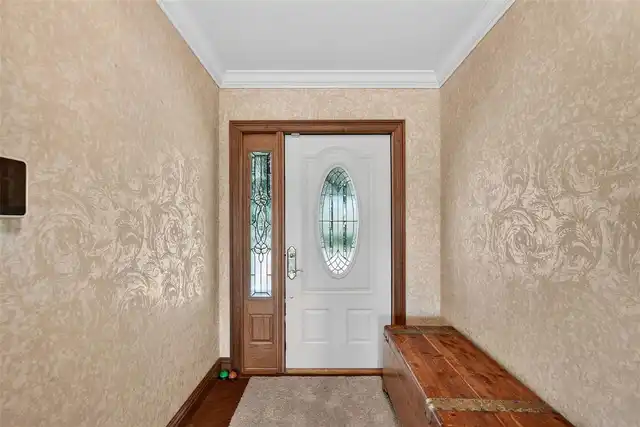 Listing Photo 9
