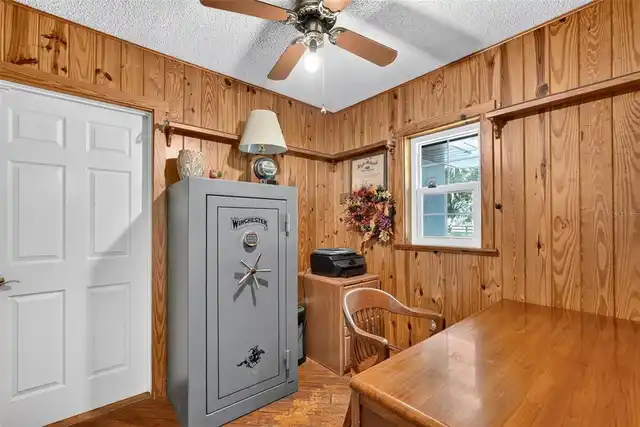 Listing Photo 16