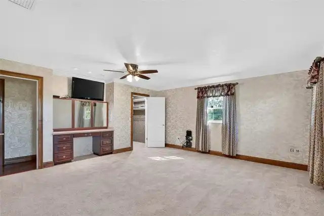 Listing Photo 34