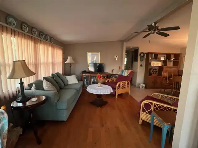 Listing Photo 9