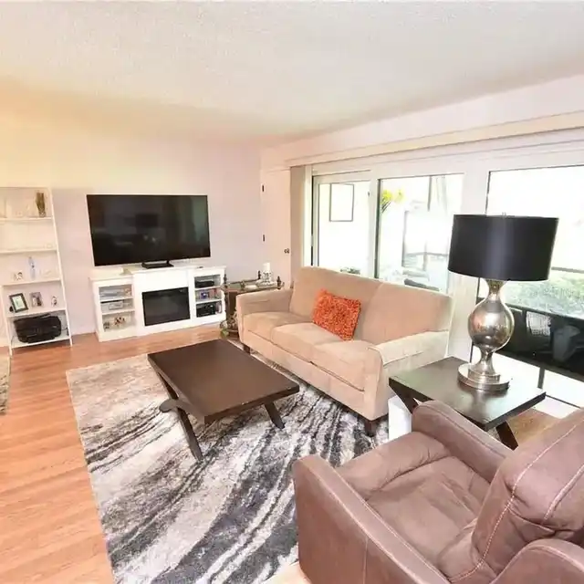 Listing Photo 9