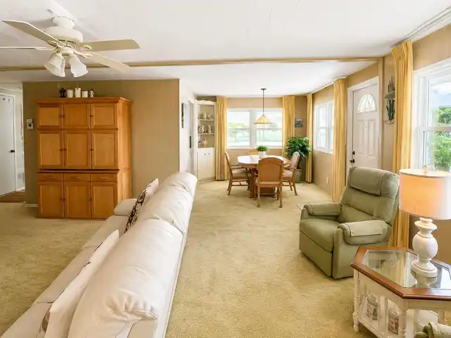 Listing Photo 8
