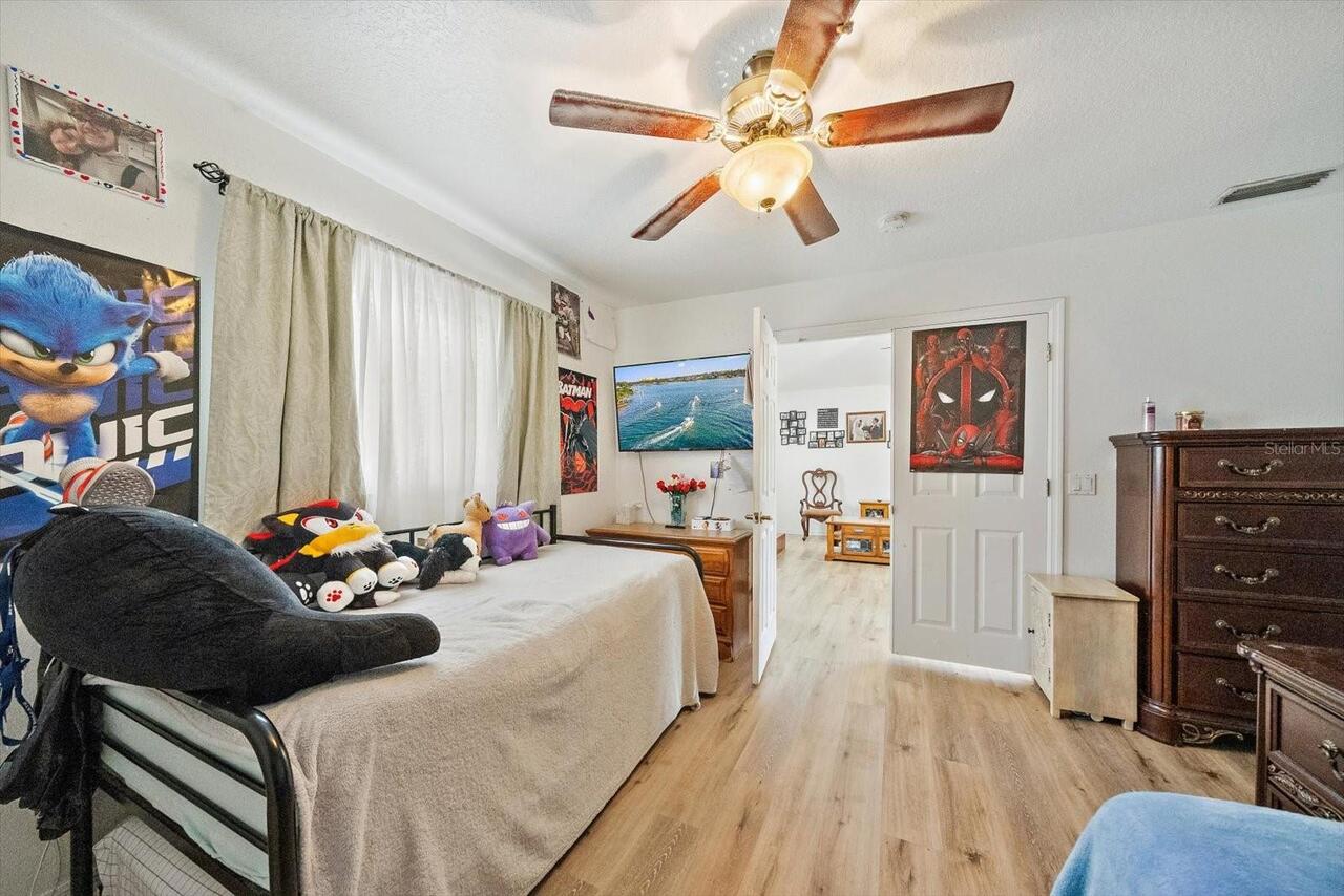 Listing Photo 11