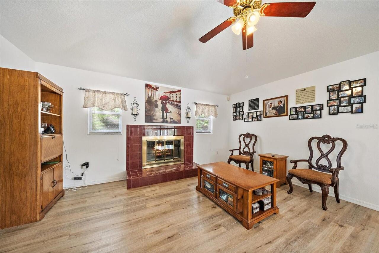 Listing Photo 16