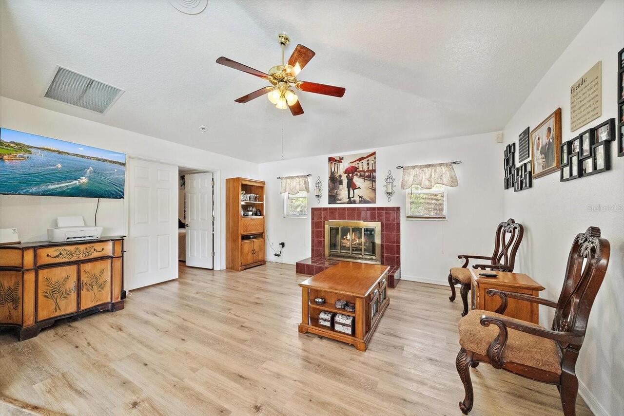 Listing Photo 17