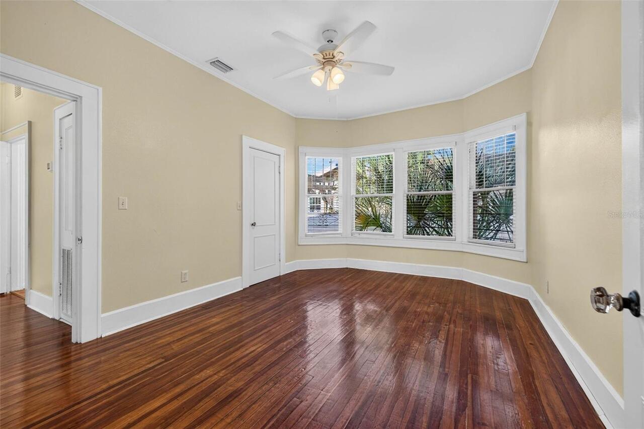 Listing Photo 14
