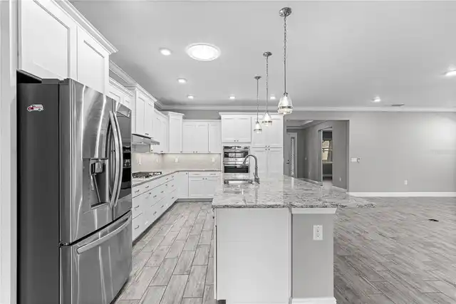 Listing Photo 11