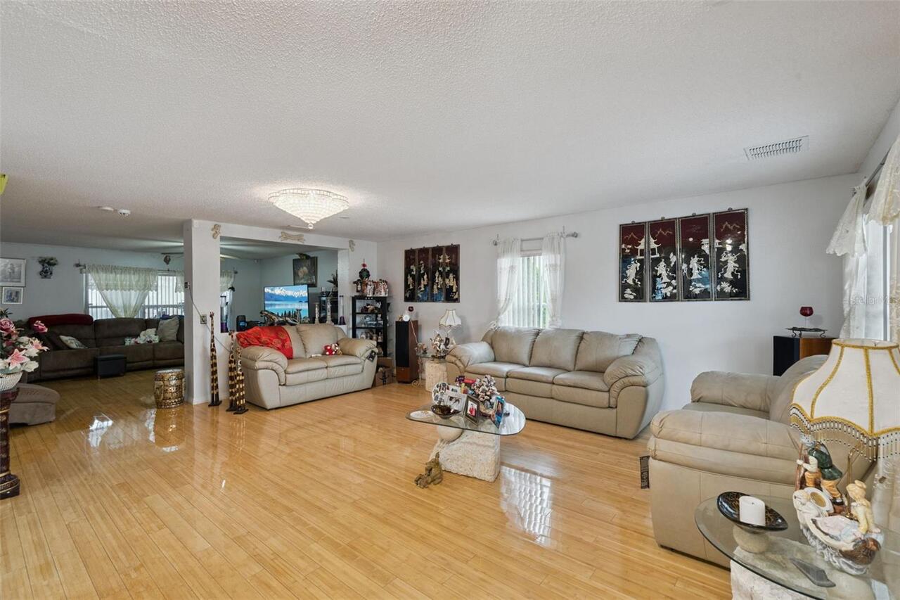 Listing Photo 8