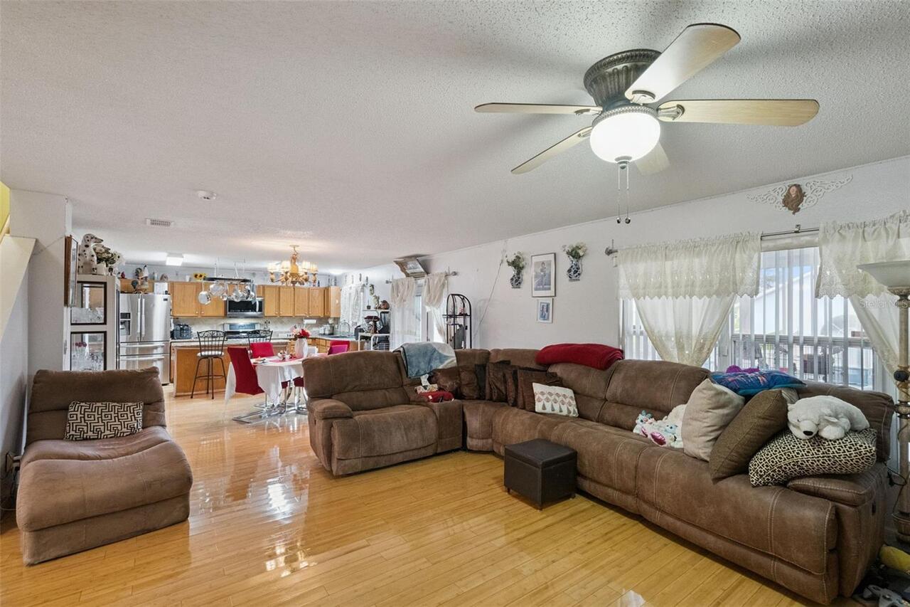 Listing Photo 12