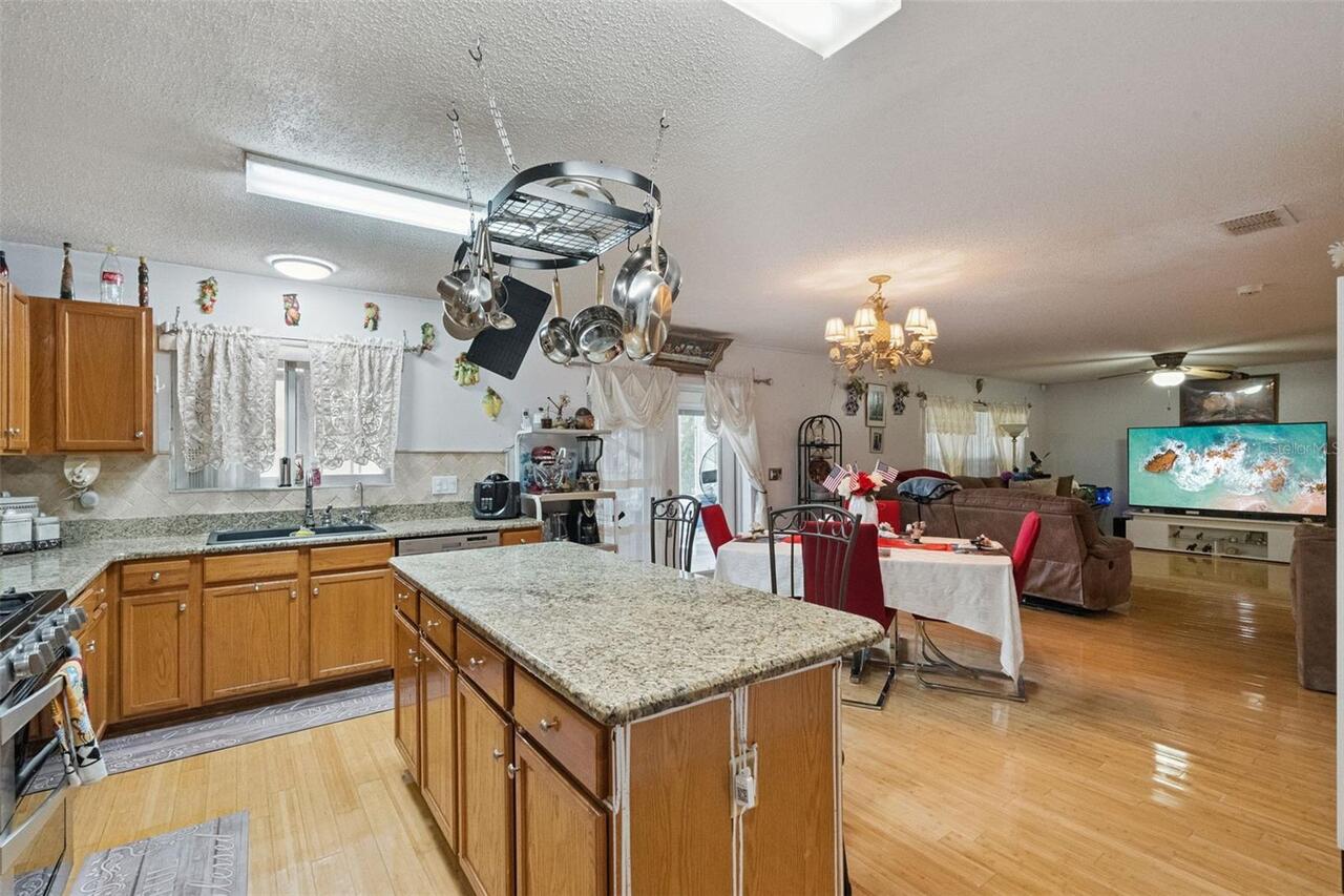 Listing Photo 15