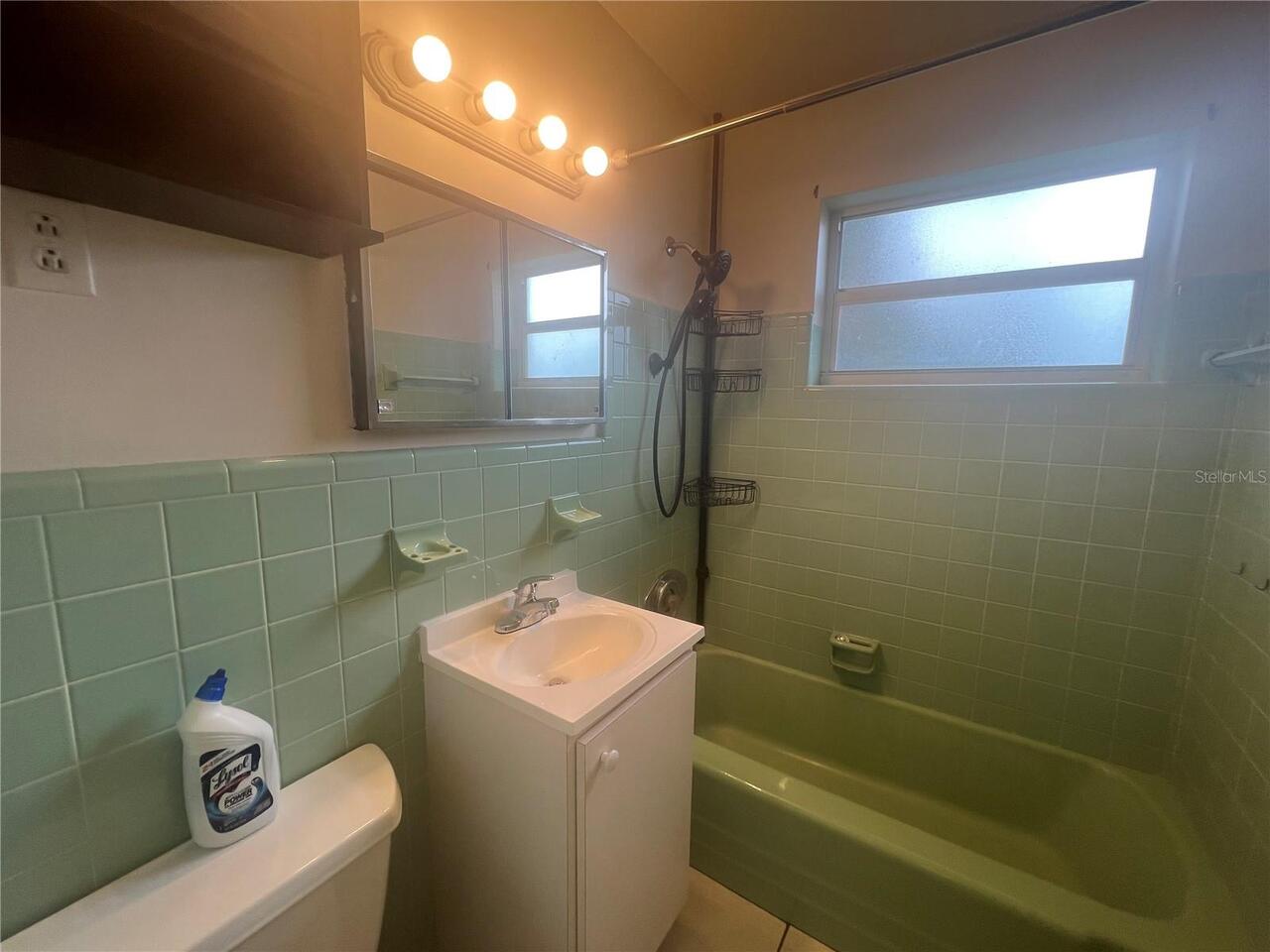 Listing Photo 12