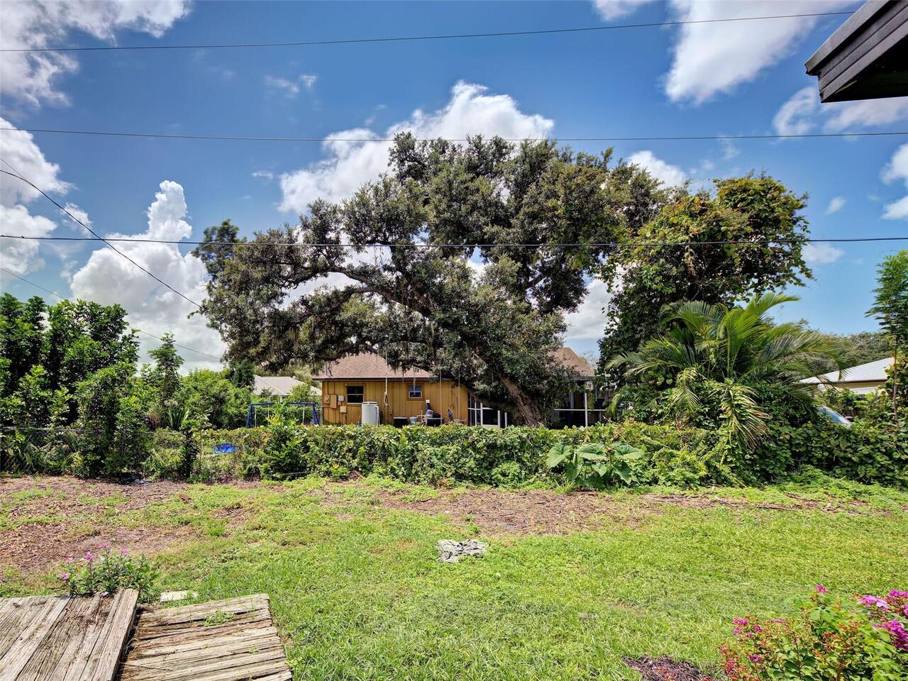 Listing Photo 9