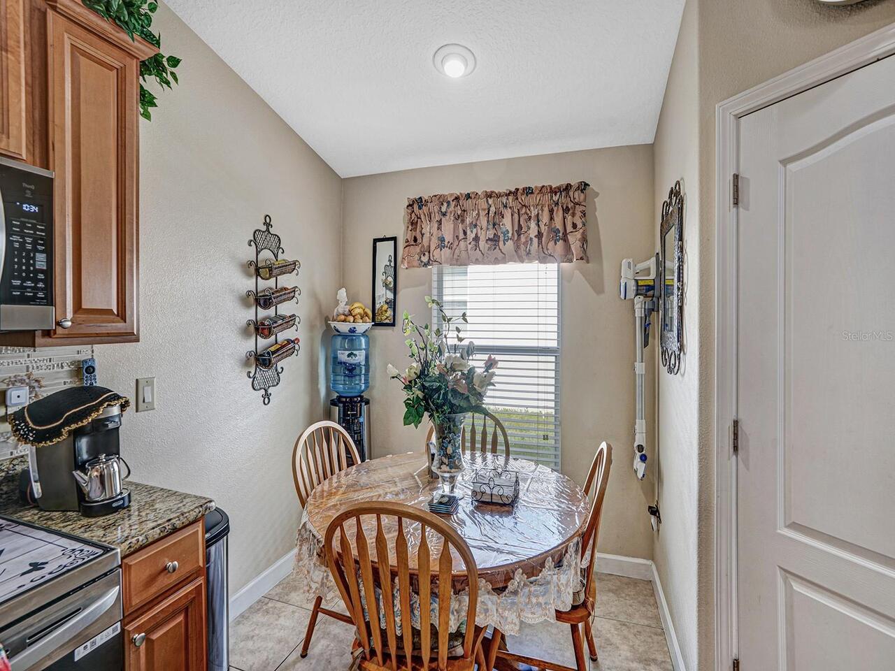 Listing Photo 11