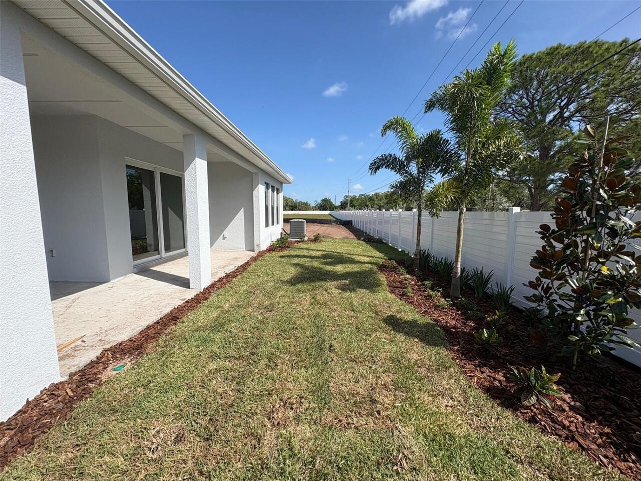 Listing Photo 12