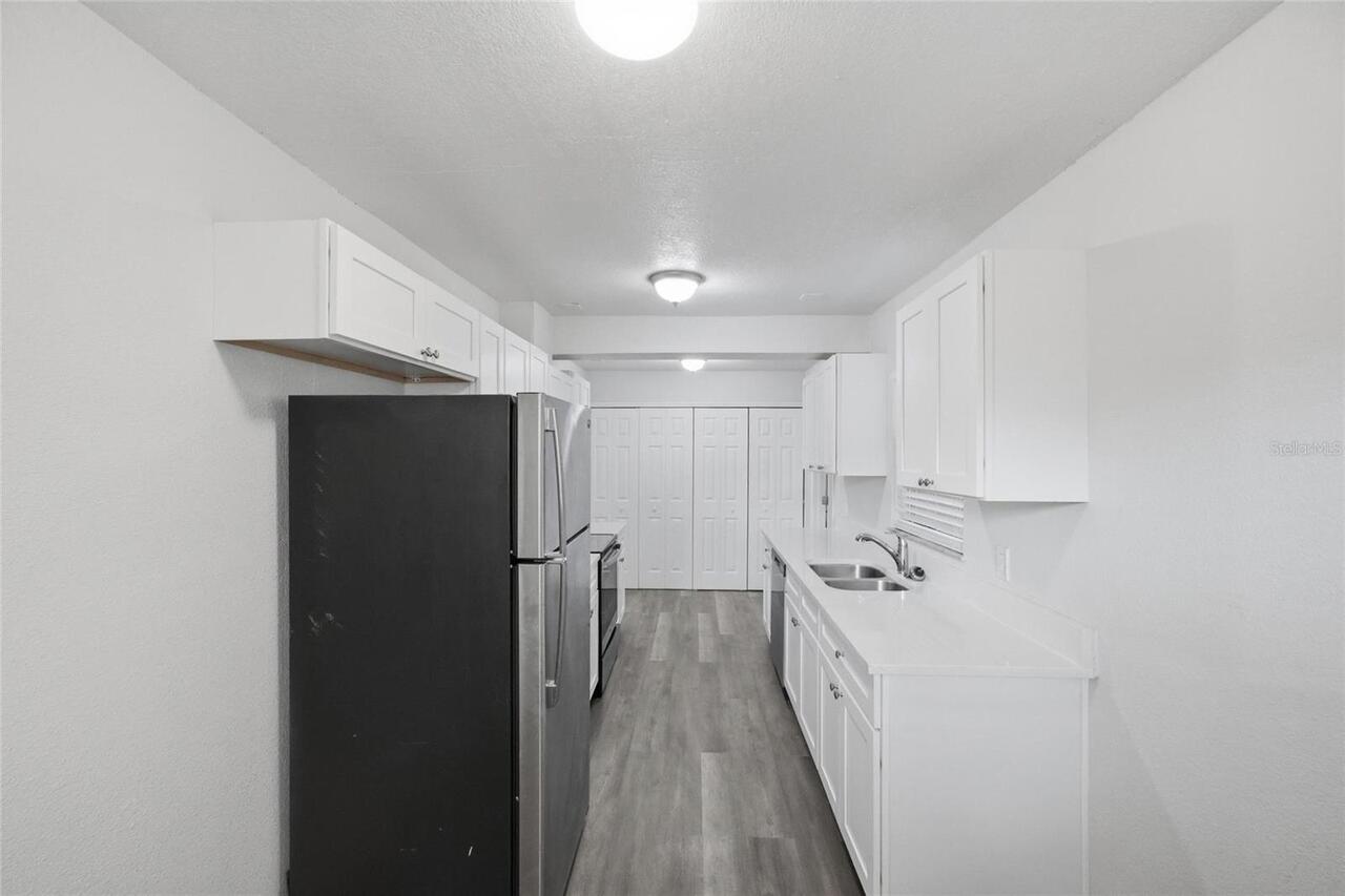 Listing Photo 8