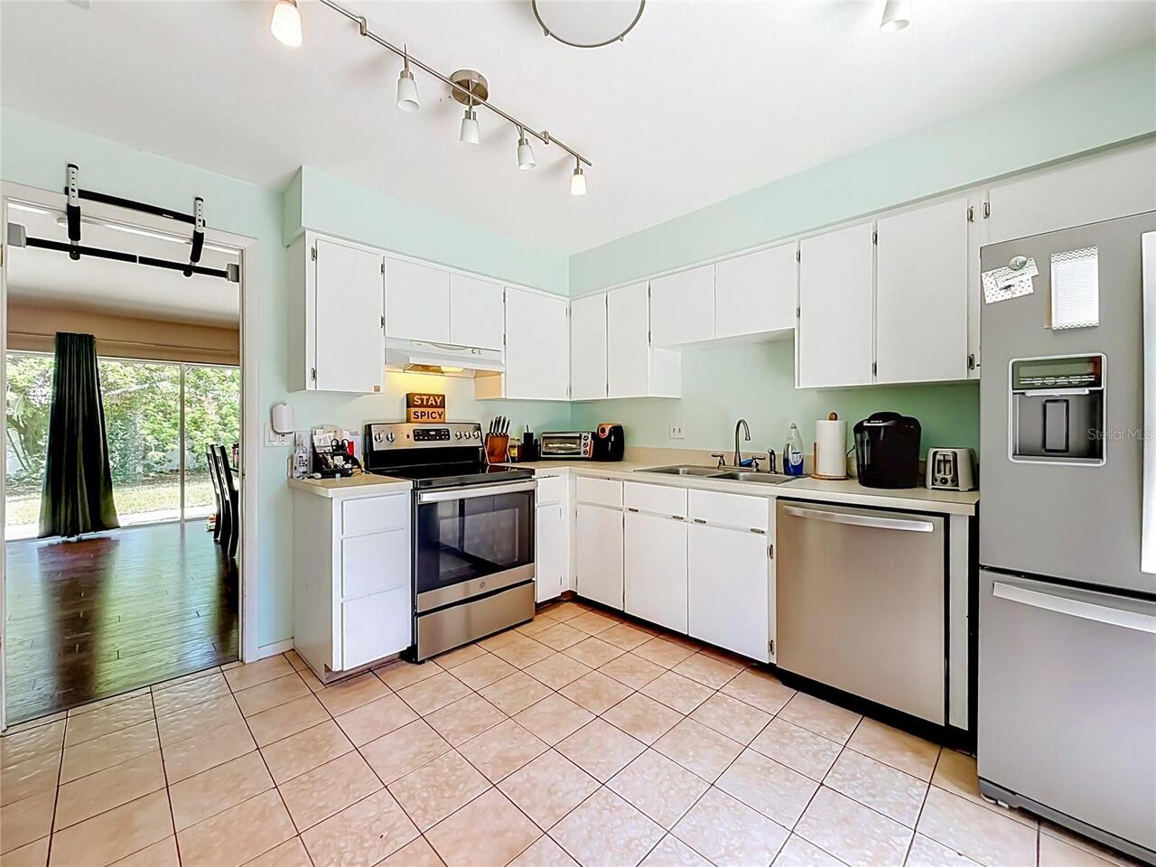 Listing Photo 9