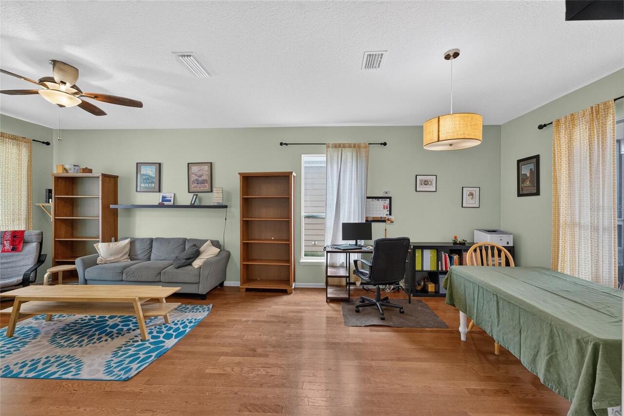 Listing Photo 10