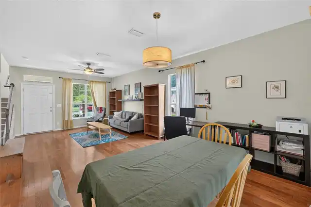 Listing Photo 11