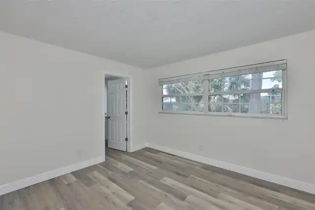 Listing Photo 34