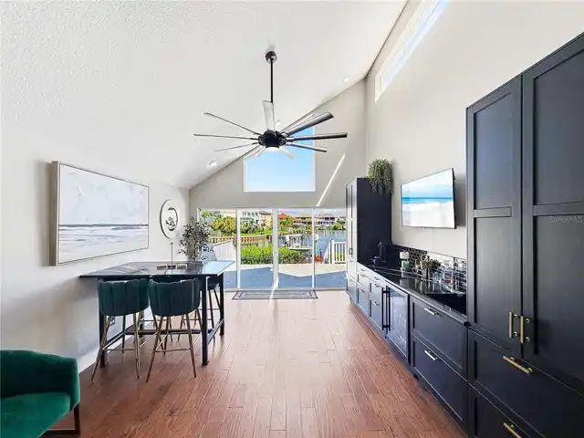 Listing Photo 9