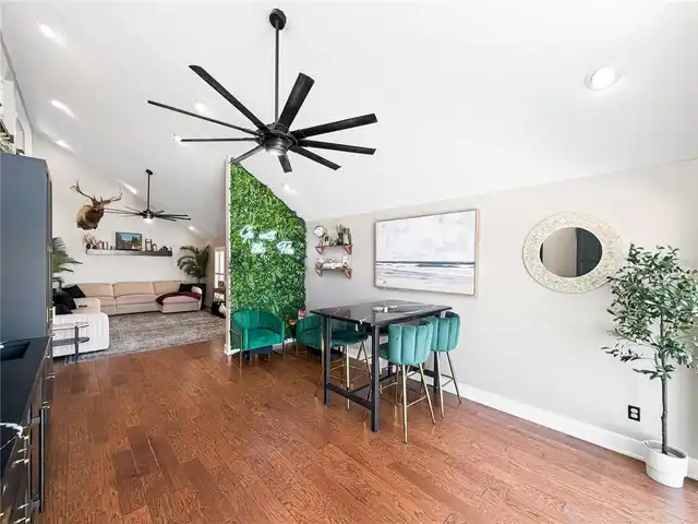 Listing Photo 11