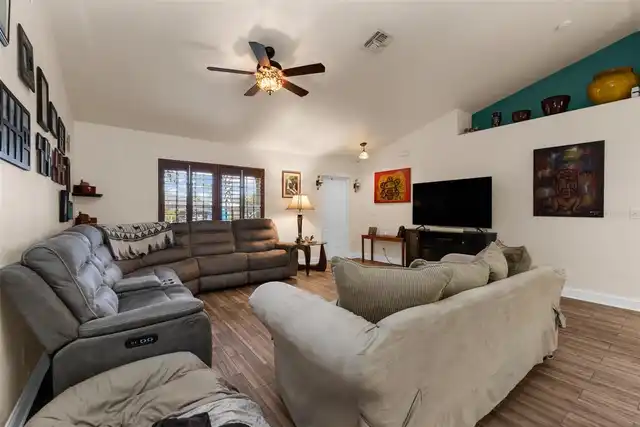Listing Photo 10