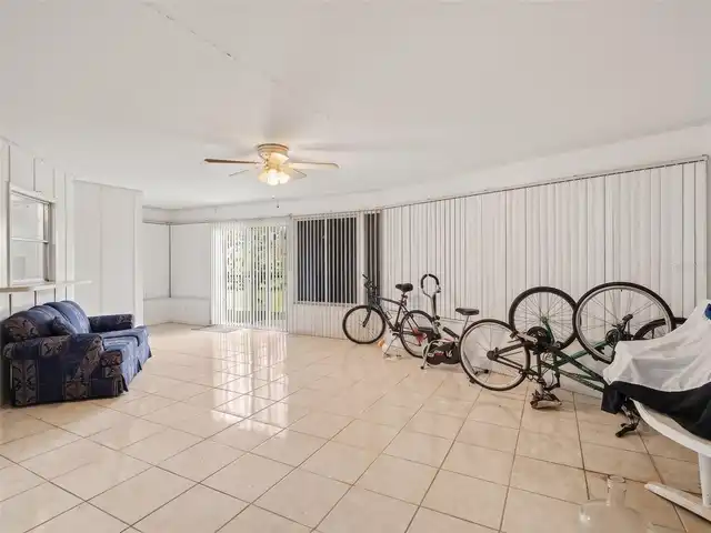 Listing Photo 9