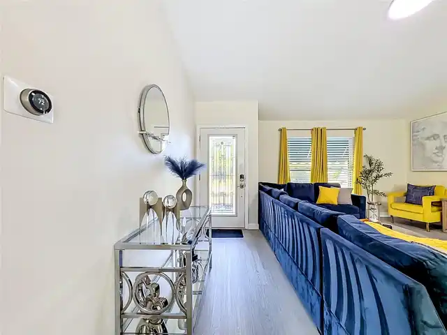 Listing Photo 7