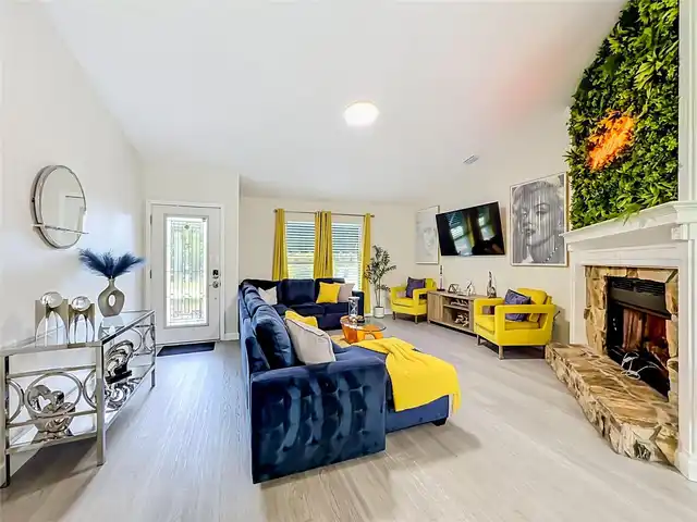 Listing Photo 9