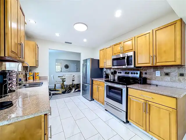 Listing Photo 18