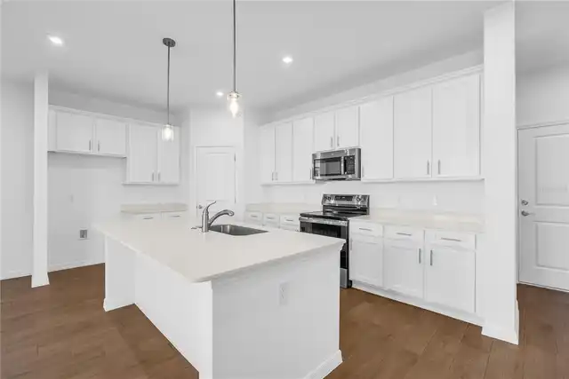 Listing Photo 8