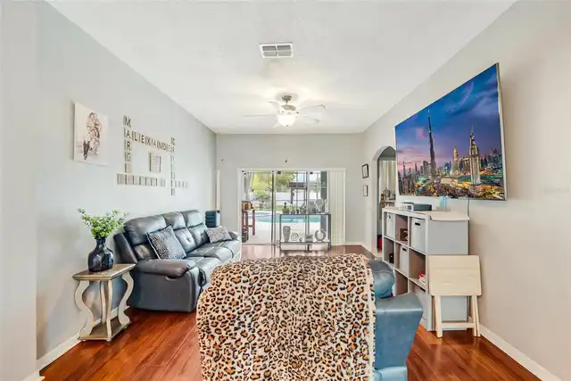 Listing Photo 9