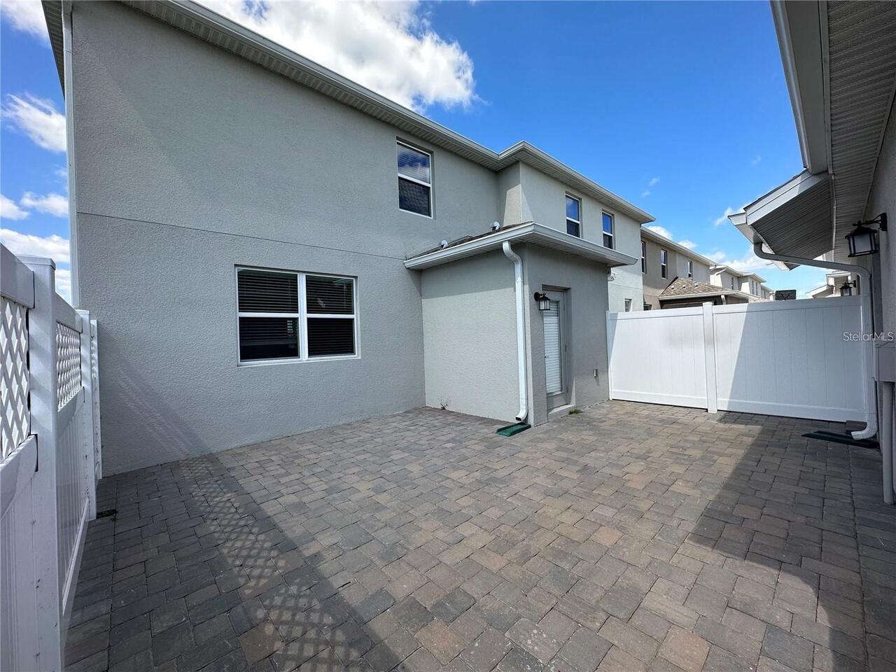 Listing Photo 11