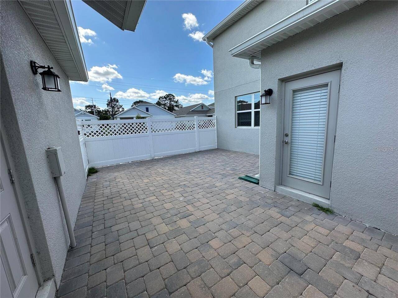 Listing Photo 12