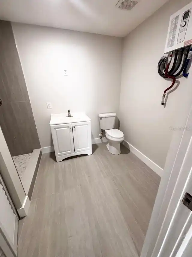 Listing Photo 8