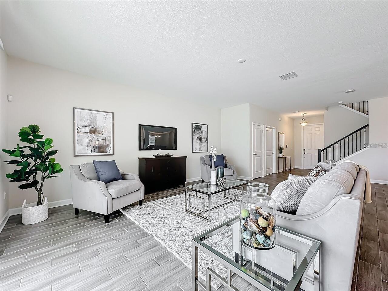 Listing Photo 11
