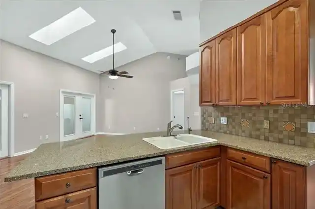 Listing Photo 9