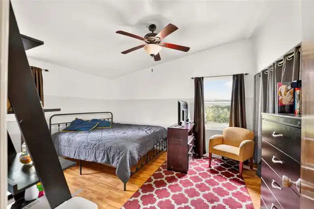 Listing Photo 15