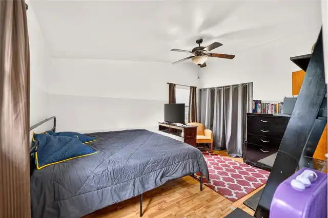Listing Photo 16