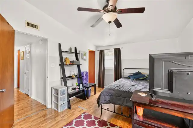 Listing Photo 17