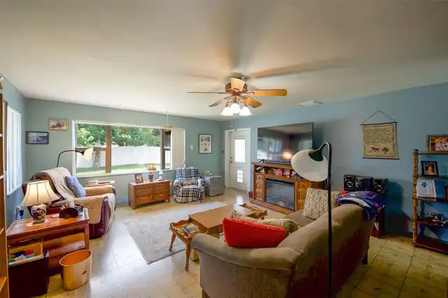 Listing Photo 6