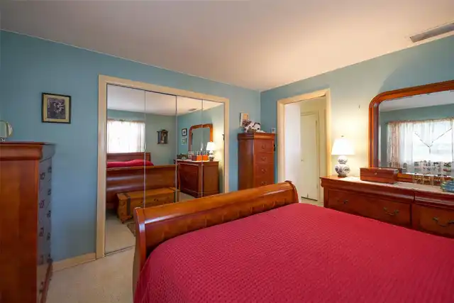 Listing Photo 12