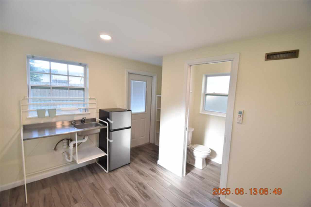 Listing Photo 10