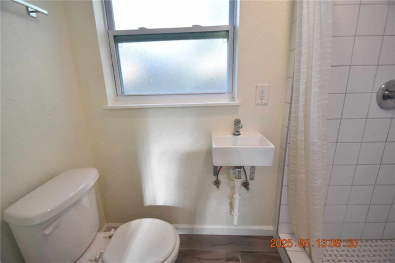 Listing Photo 12